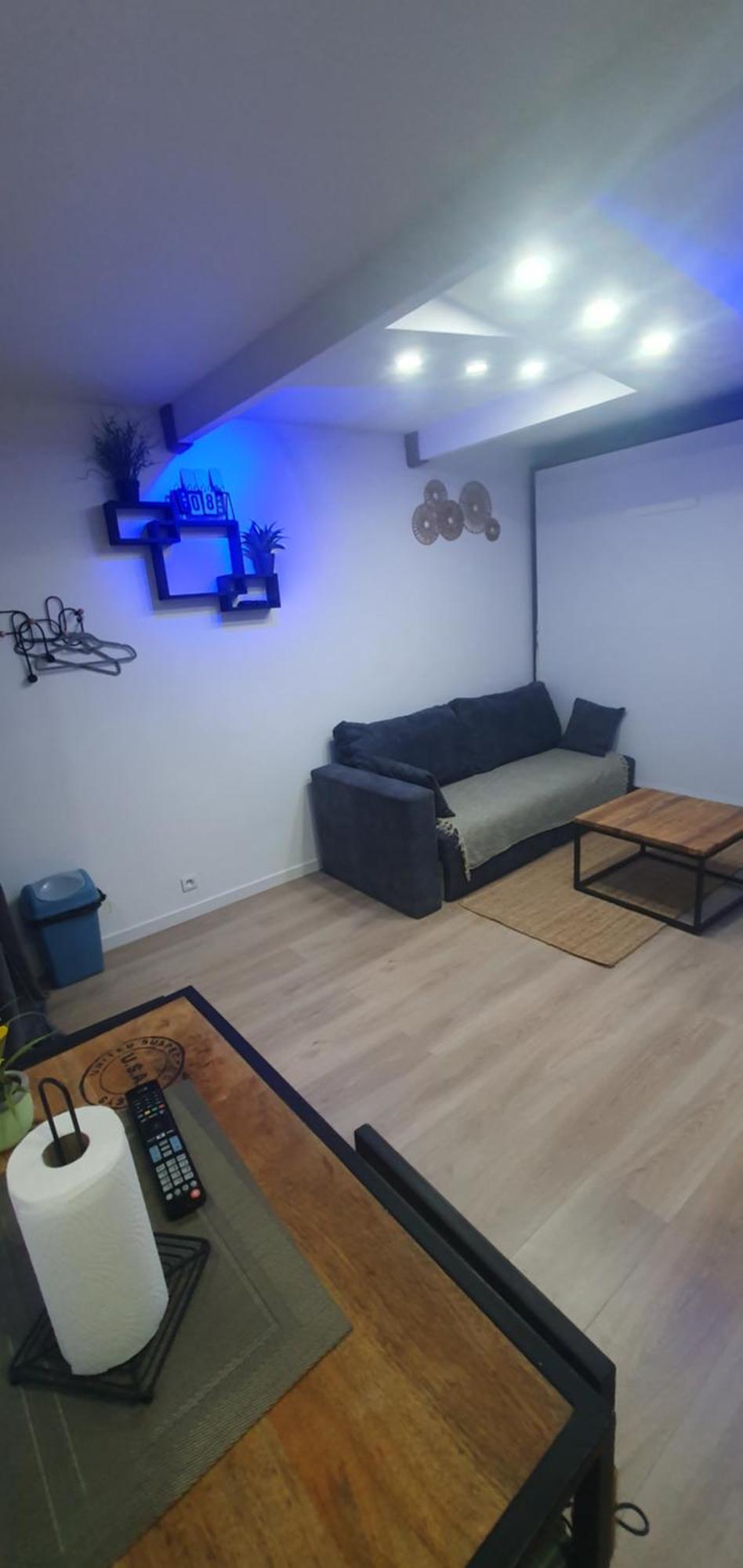 Cozycube Paris Apartment